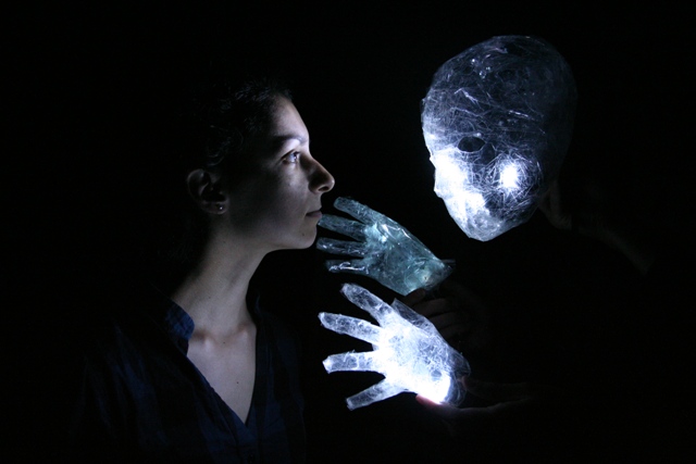 Théâtre aux mains nues (2011)