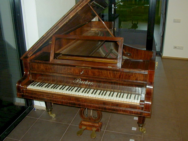 Un instrument de salon fabriqué par Becker